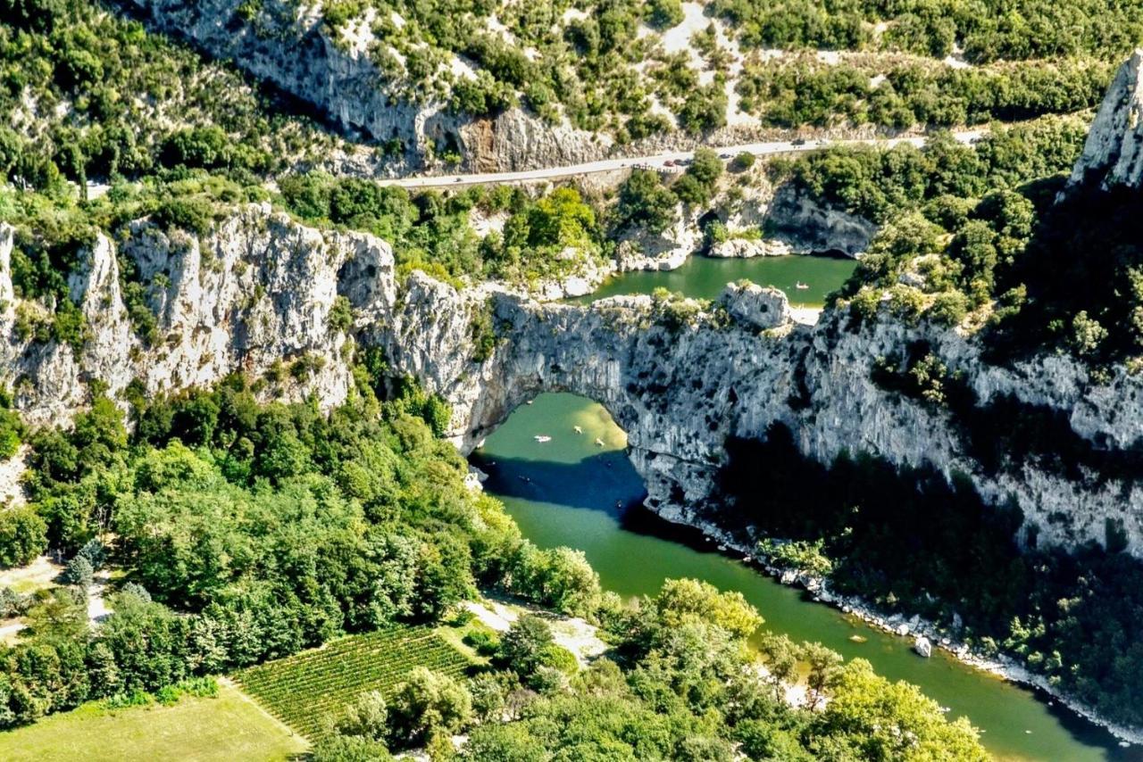 Hebergements Des Posas Sampzon Exteriér fotografie