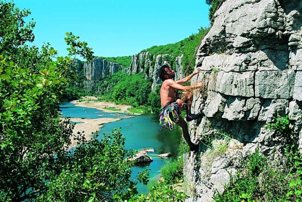Hebergements Des Posas Sampzon Exteriér fotografie
